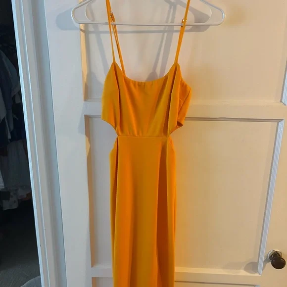 Haydon dress in canary  Yellow - Picture 5 of 5